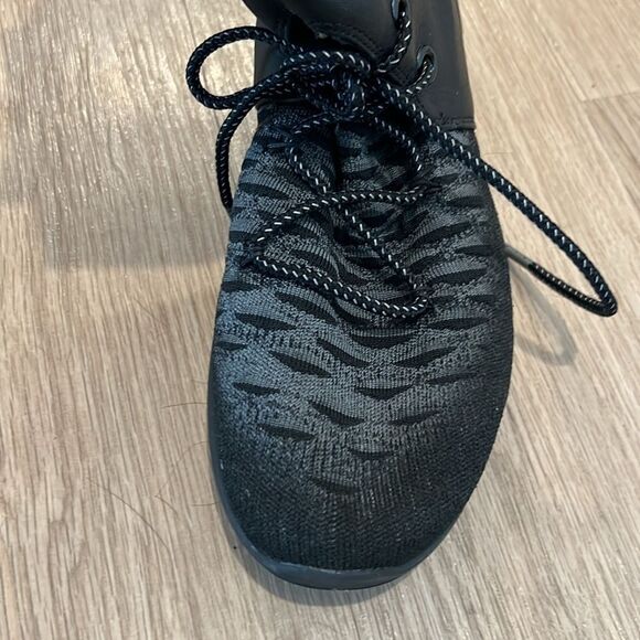 Nike Womens Roshe Two Hi Flyknit Slouch Leather Boots Size 10, Black Gray 861708 - Picture 2 of 15